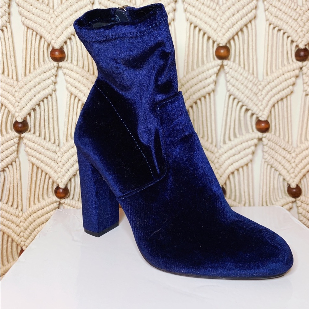 SUPER DEAL!!! WORN ONCE STEVE MADDEN BOOTIES!💙